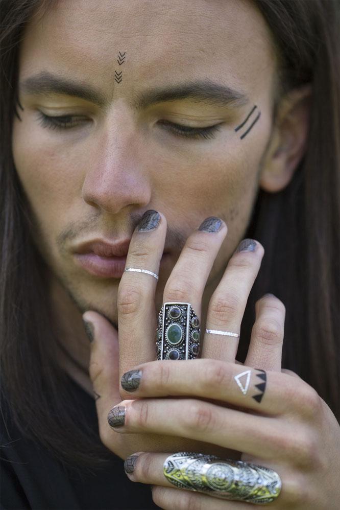 Mexicana Photoshoot Groom nails - Credit Bigphatphotos